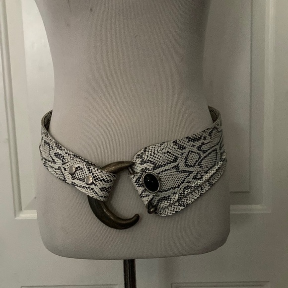 Vintage Stamped Silver and Leather Belt - Picture 2 of 8